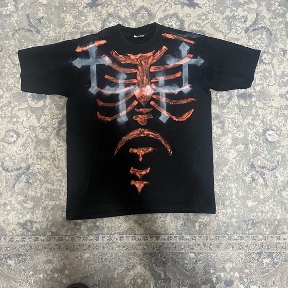 Black T-Shirt with Red and White Graphic - Picture 1 of 2